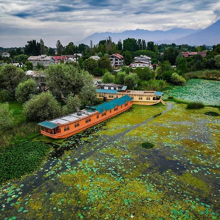 Kings Houseboats Hotel ศรีนาการ์ ภายนอก รูปภาพ