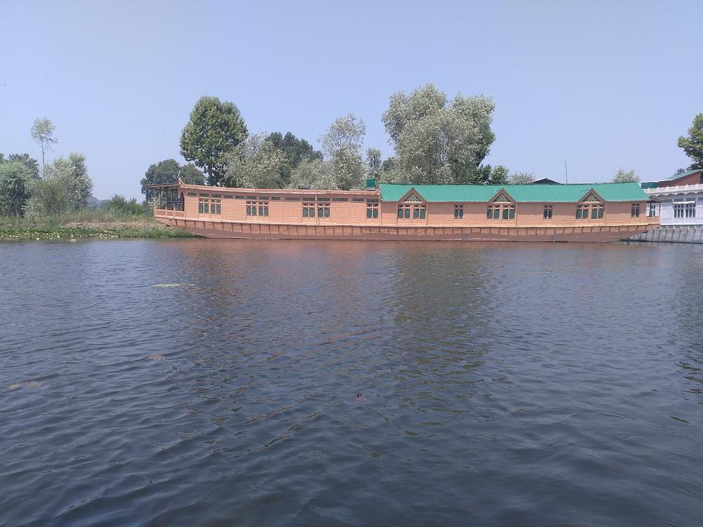Kings Houseboats Hotel ศรีนาการ์ ภายนอก รูปภาพ